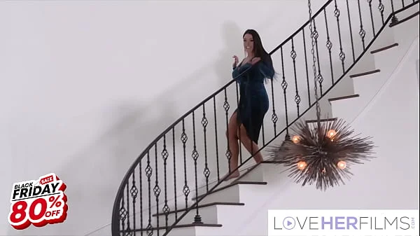 Big Tits MILF Shoe Delivery Service