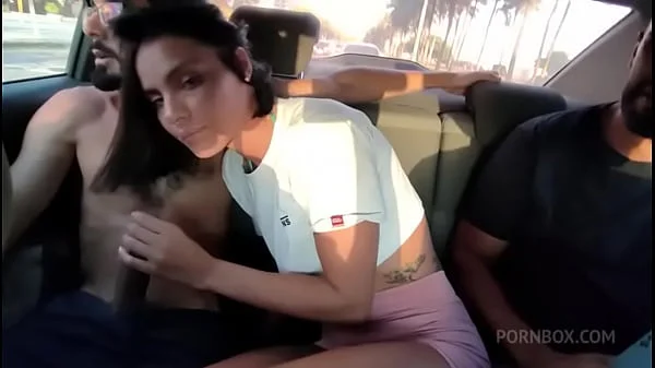 Débora Andrade sendo fodida na praia no Uber em casa