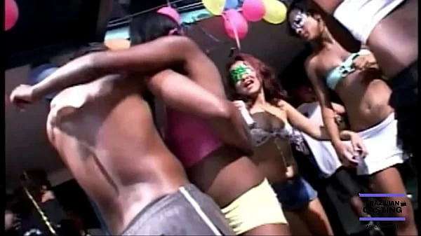 CARNAVAL DE SALÃO O MELHOR DO BRAZIL ONDE TUDO PODE ACONTECER MUITO SEXO FOLIA SAMBA SENSUALIDADE MULHER BRASILEIRA MOSTRA COMO FUDER NO CARNAVAL 2021 PARTE 1