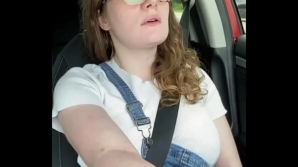 Nerdy Country Girl Rubs Herself in her Car