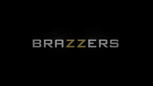 Cross-Training Those Tits - Chloe Lamour / Brazzers / full video www.brazzers.promo/74