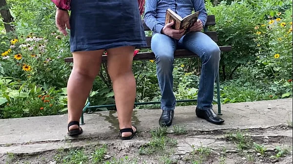 Big ass milf pee next to me in the park on a bench